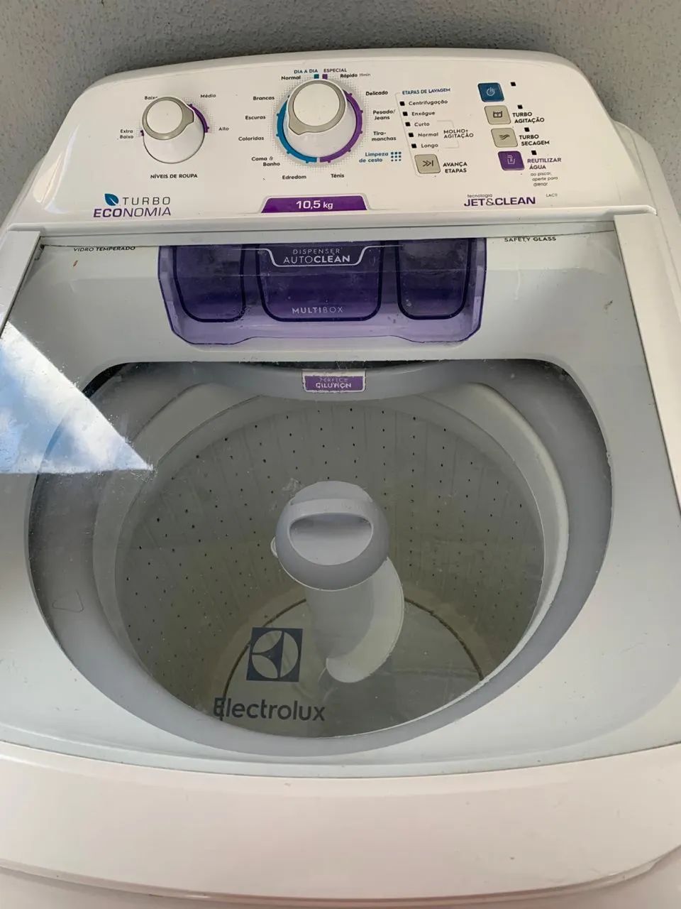 Máquina de lavar roupas 
