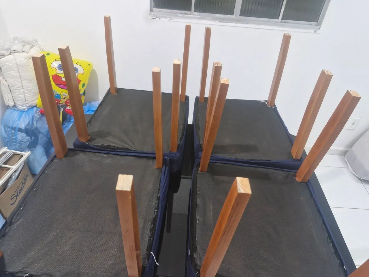 Vende-se mesa de ja tarde 4 cadeiras - Foto 3