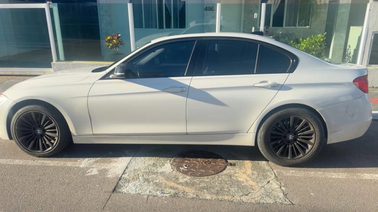 BMW 328I A Luxury/modern 2.0 TB 16V 4P 2013 2013