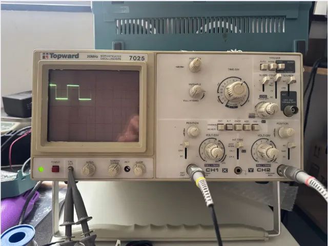 Osciloscópio Topward 7025