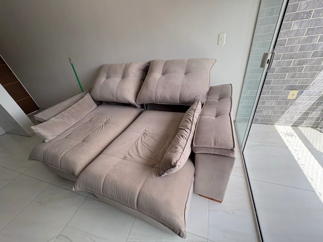 Sofá retrátil 3 lugares - Foto 2
