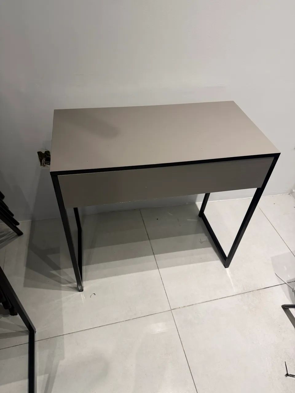 Mesa de Computador / Escritório - Cinza usada - Foto 2