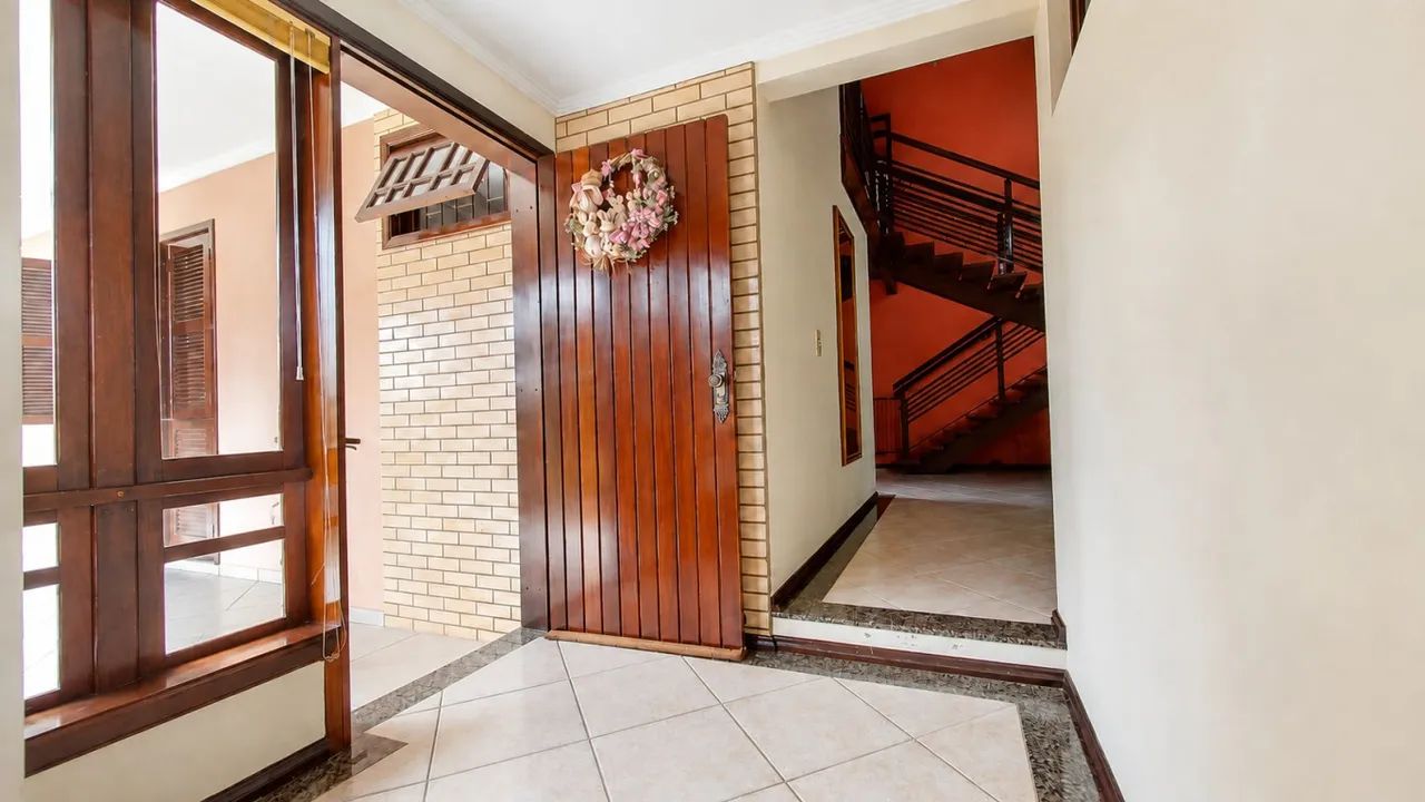 CASA ESPAÇOSA E ACONCHEGANTE NO CENTRO DE POMERODE!! - Foto 3