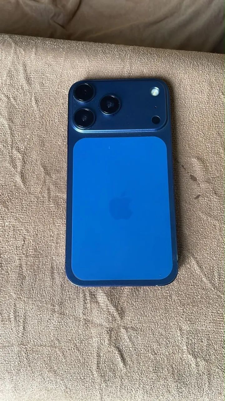 Vendo iPhone 11 na carcaça do 17 pro  - Foto 3
