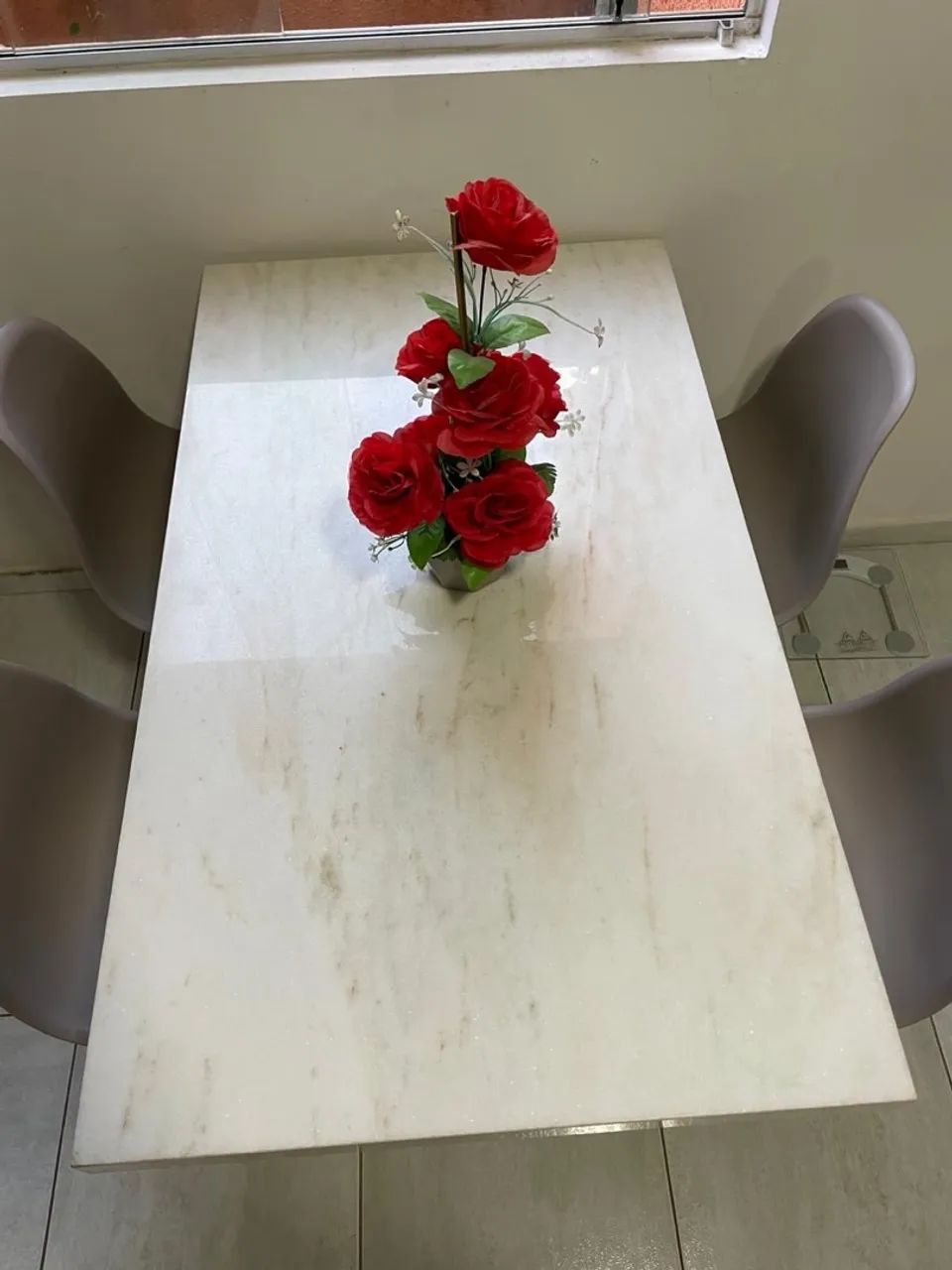 Mesa de mármore 