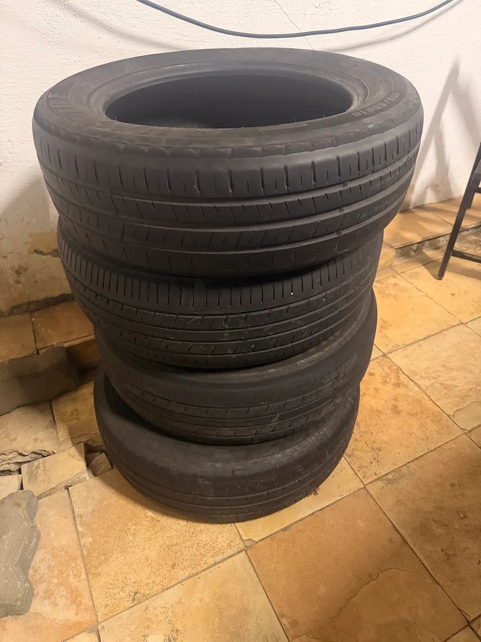 Vendo 4 pneus R16 usados em bom estado  - Foto 3