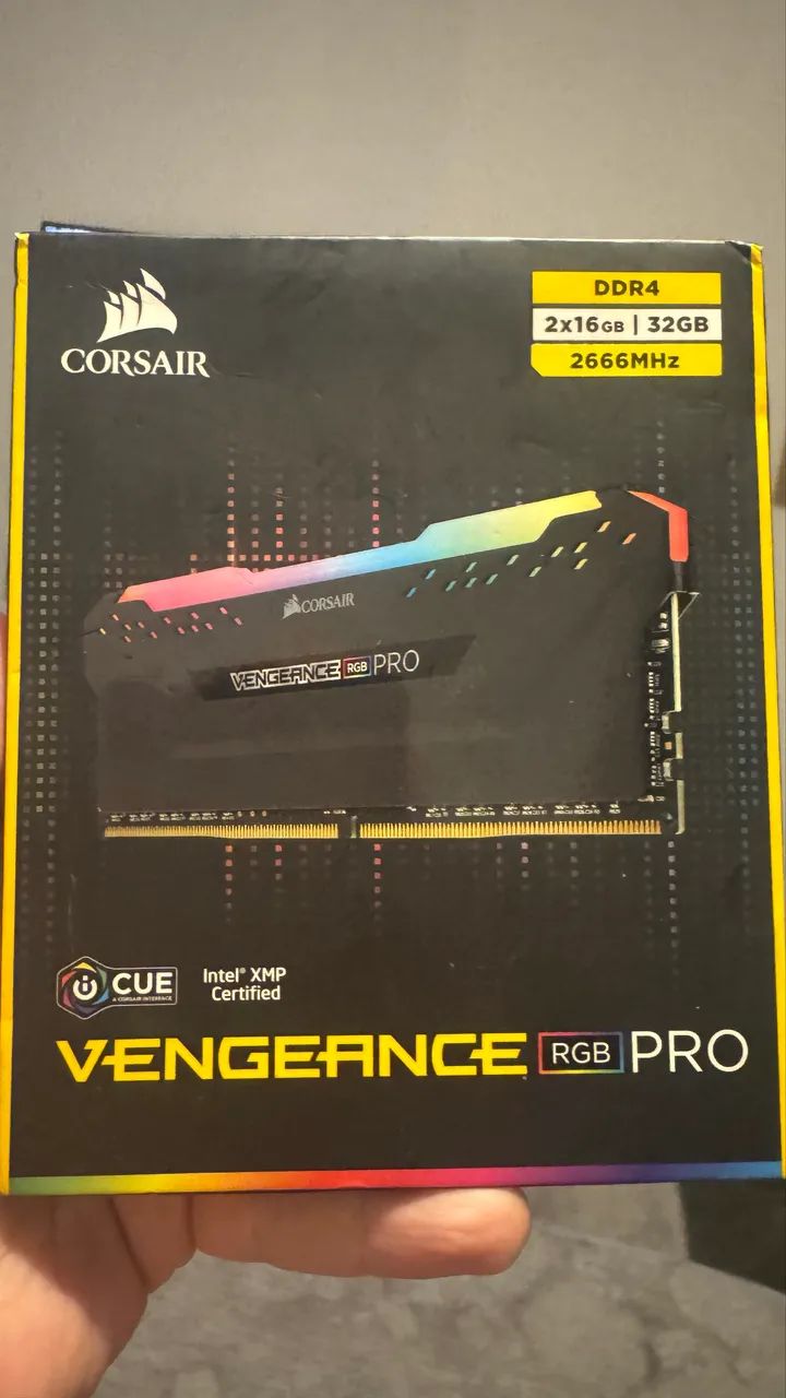 MEMÓRIA Corsair Vengeance RGB 32GB (2x16) DDR4