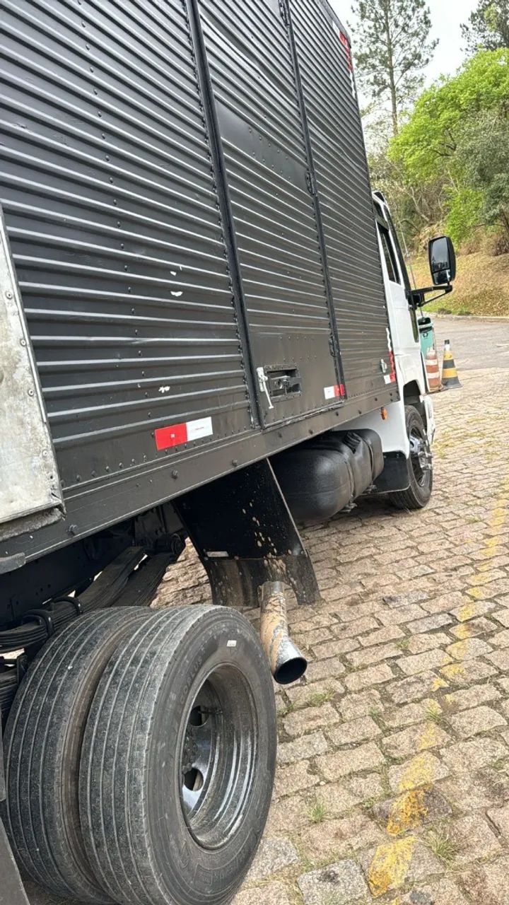 FORD CARGO 815 - ANO 2004 - Foto 2