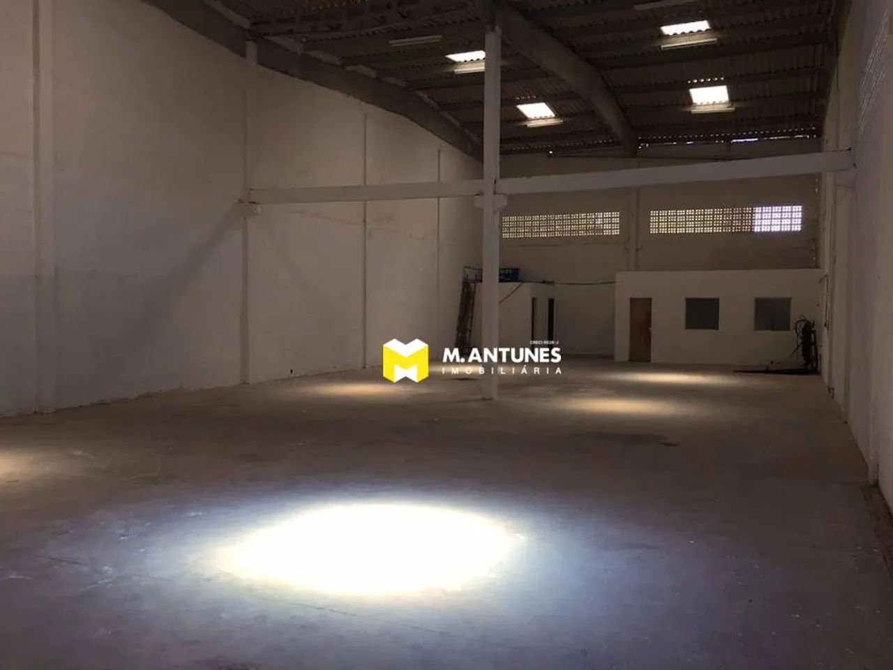 Alugue Galpão com 420m² em Piedade - Foto 5