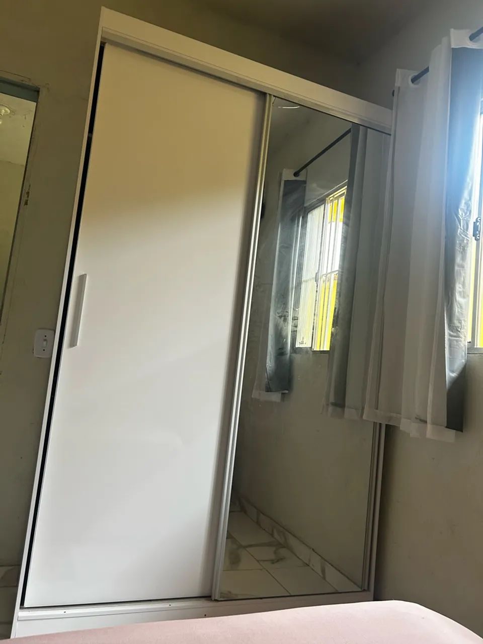 Guarda-roupa semi novo