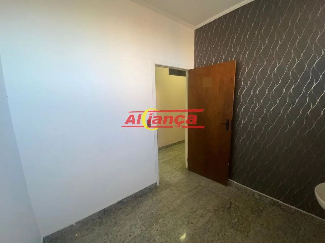 Sala para alugar, 15m² - Centro de Guarulhos /SP por R$1.100,00 - Foto 2