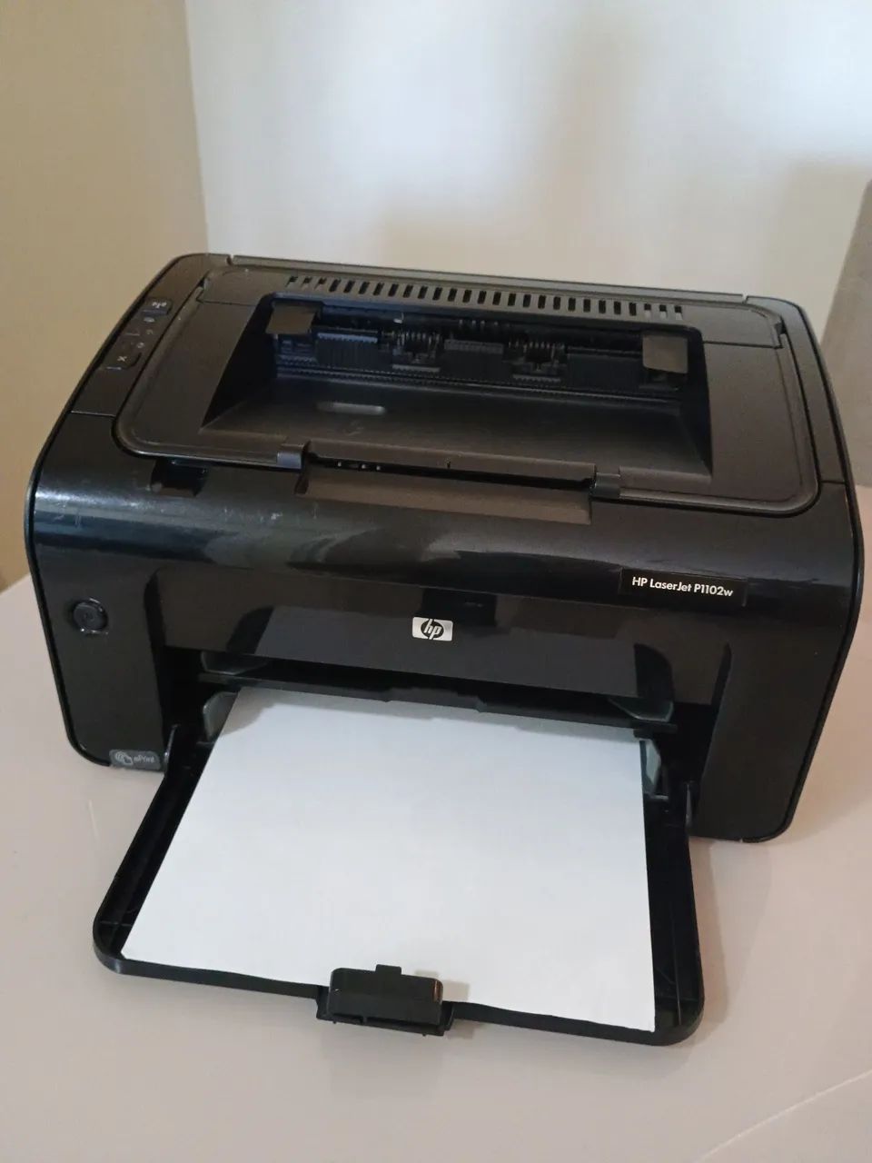 HP LaserJet P1102w