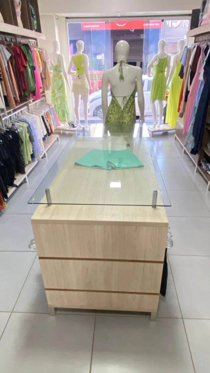 Vendo loja completa de roupas  - Foto 2