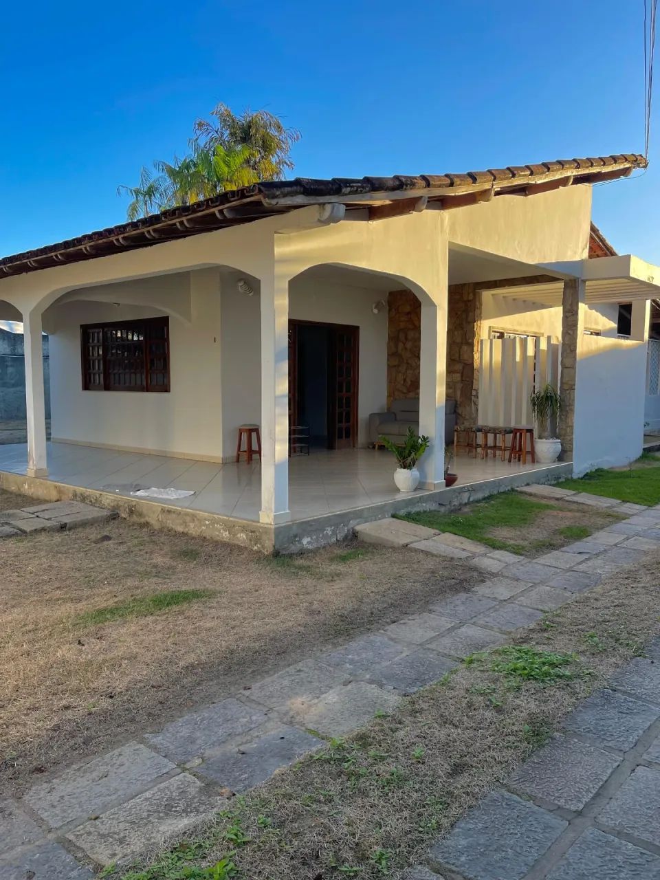 Vende casa ampla com ótima localização no Centro - Foto 4