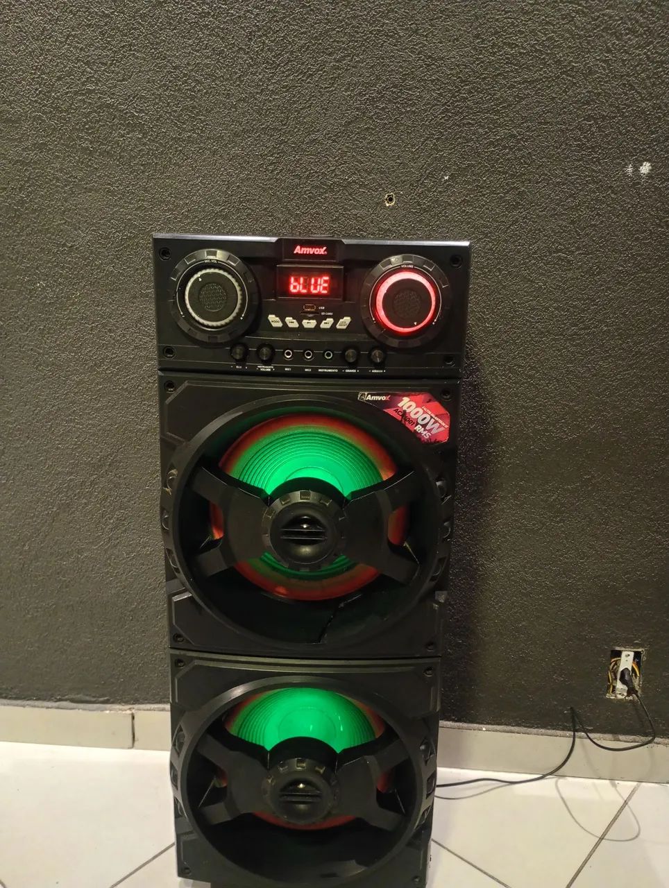 Vendo caixa torre anvox 