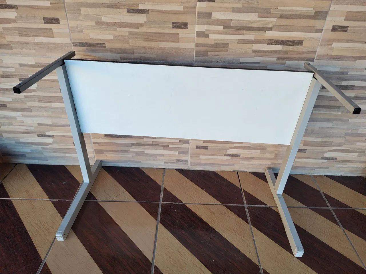 Parte de baixo da Mesa sem a tampa 72x108 cm