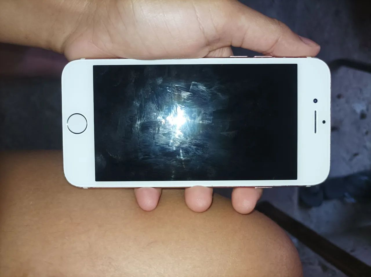 iPhone 7 128gb troco por um plus e dou 100 de volta  - Foto 2