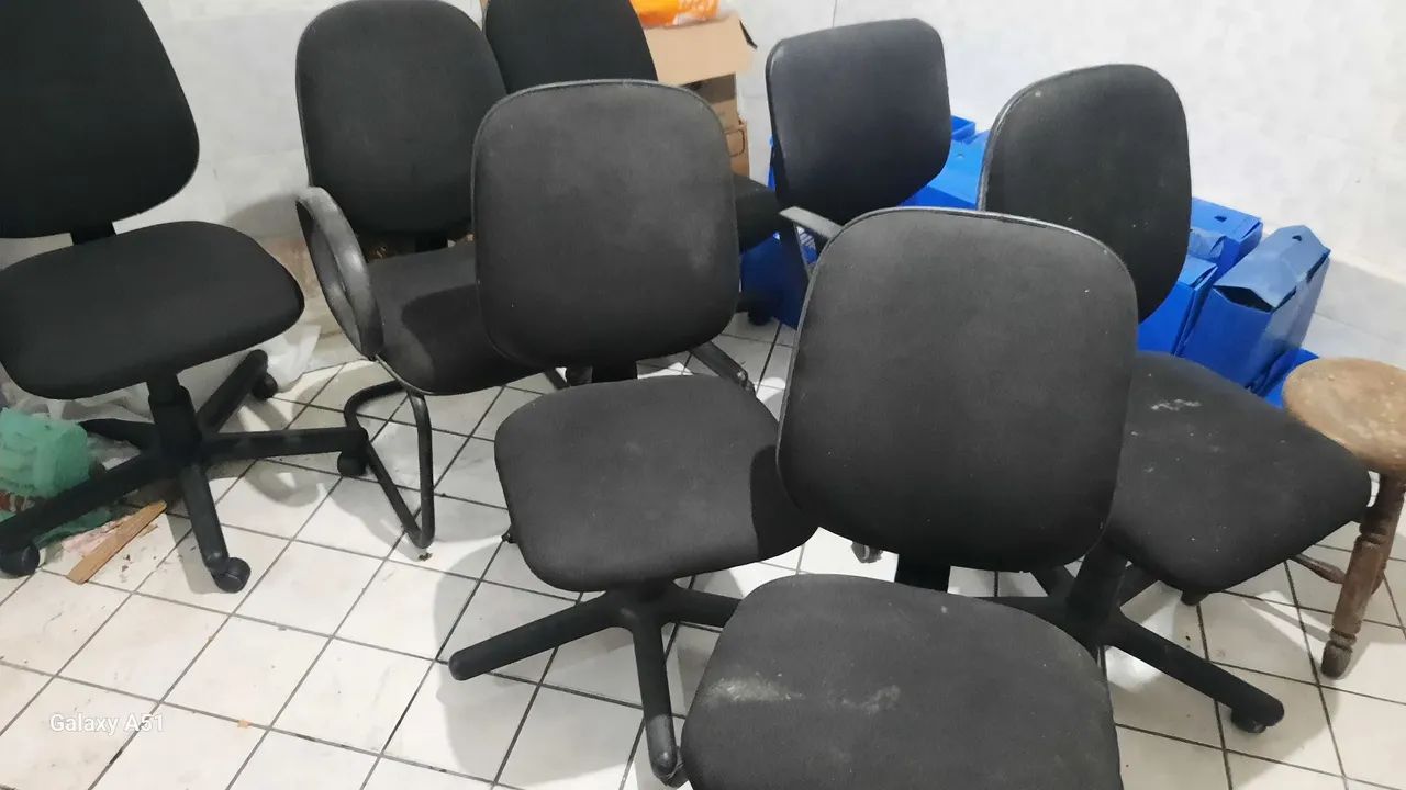 Vendo 8 cadeiras de escritório  - Foto 2