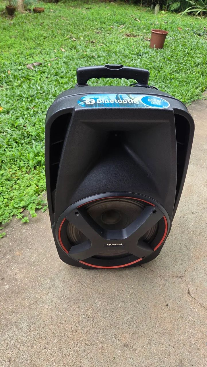 Caixa de som Mondial 550W com Bateria e Bluetooth 
