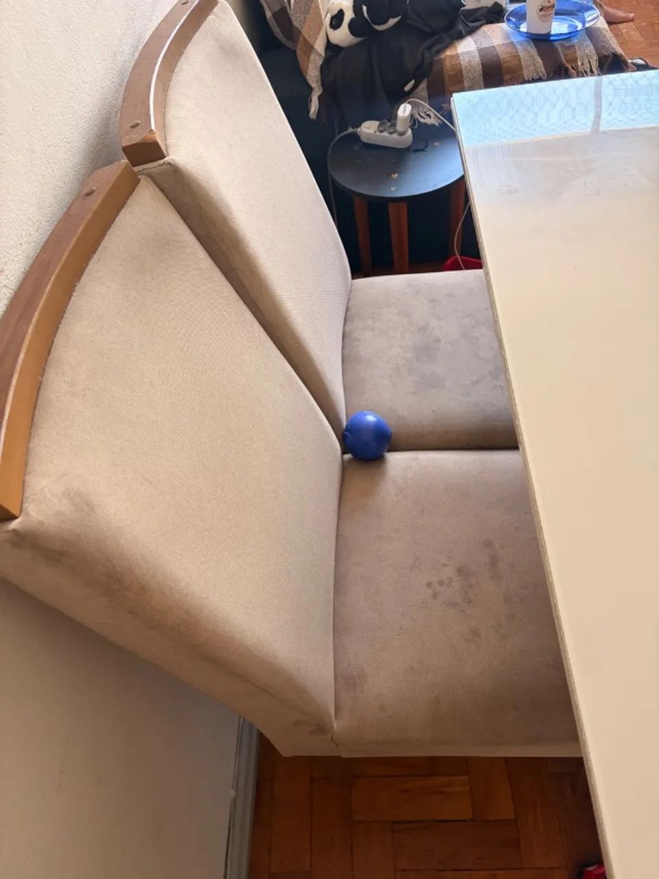 Mesa de jantar com tampo de vidro e 4 cadeiras  - Foto 3