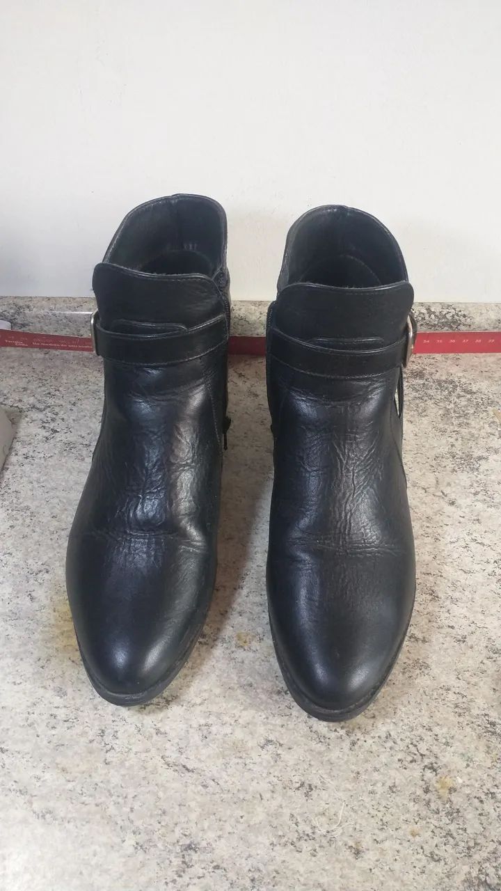 Bota de couro legítimo tamanho 36 - Foto 2