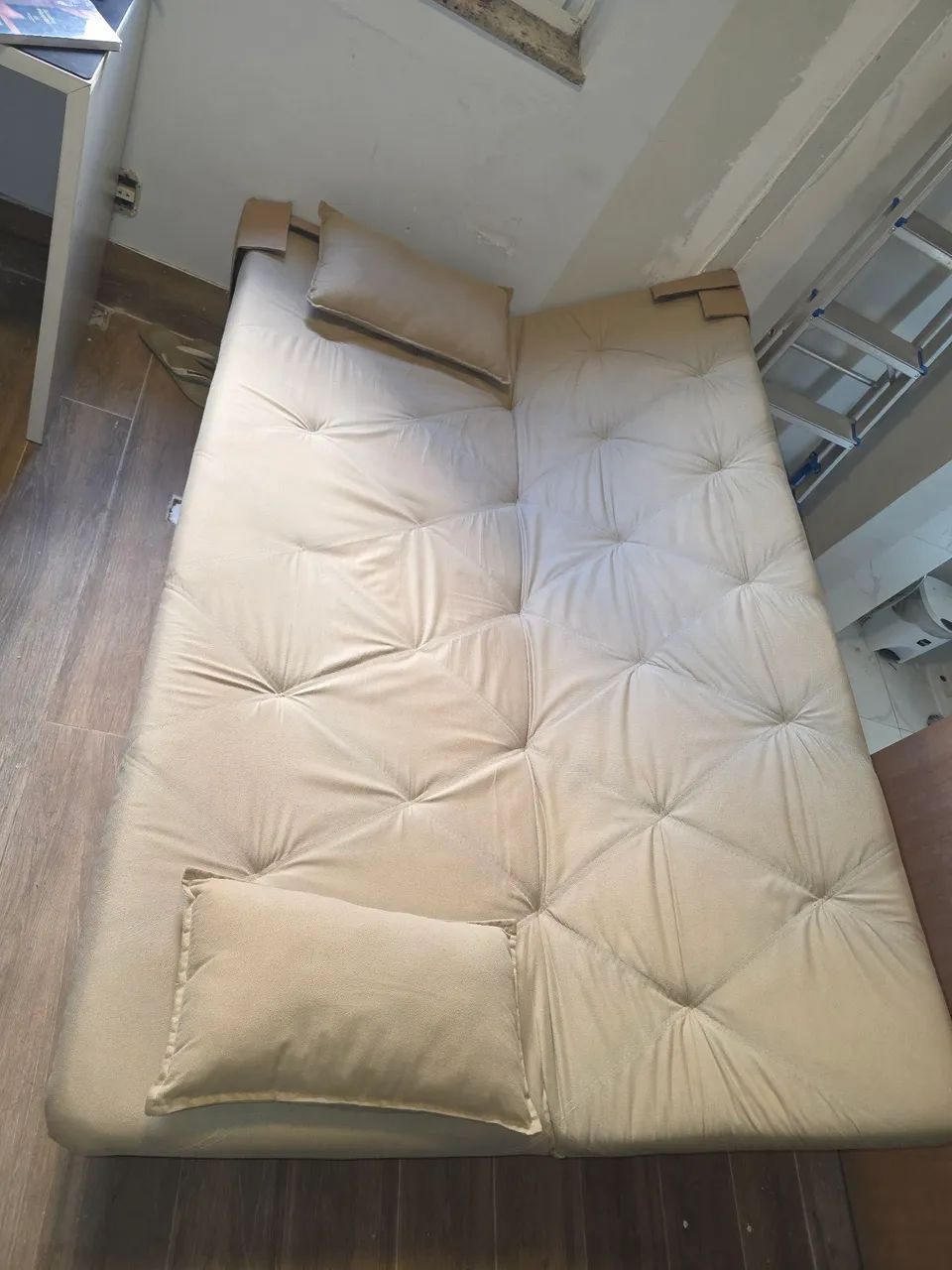 SOFA CAMA COM BAU, 3 MESES DE USO! - Foto 3