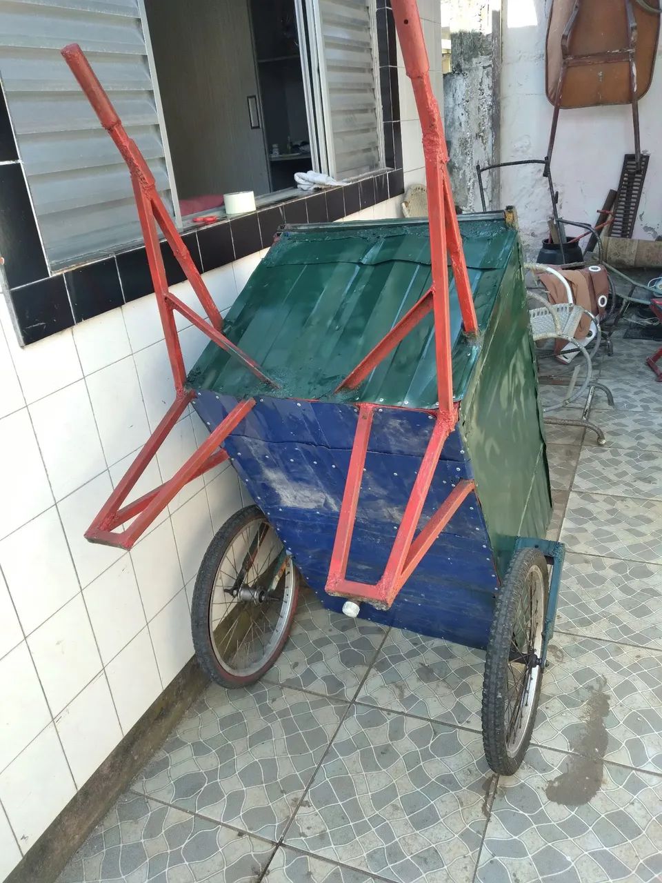 Um carrinho  - Foto 4