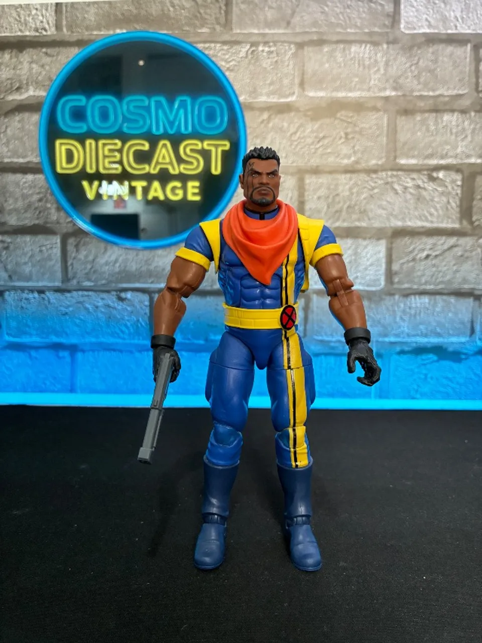 Magneto x-men 97 traje vermelho Marvel Legends HASBRO - Brinquedos