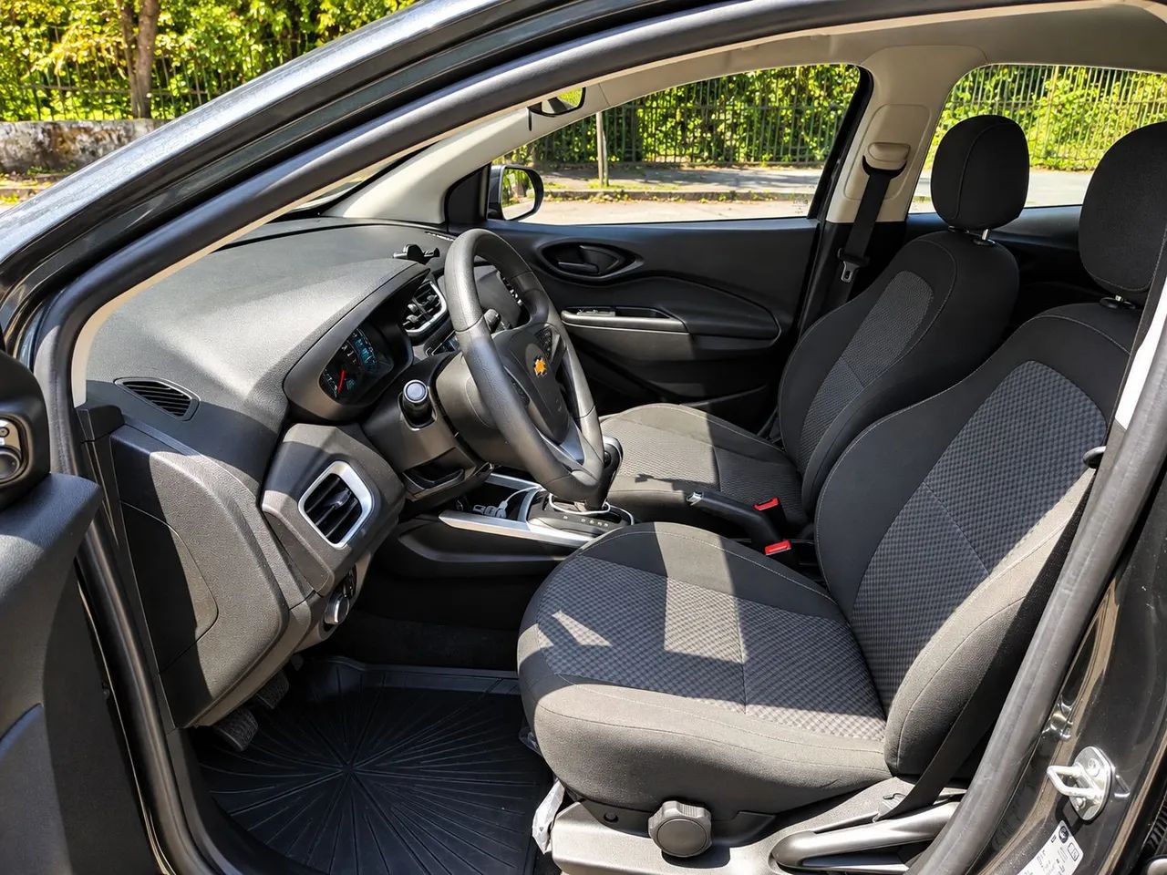 Chevrolet Onix Hatch Advantage 1.4 8V Flex Aut. 4P, foto 9 de 12