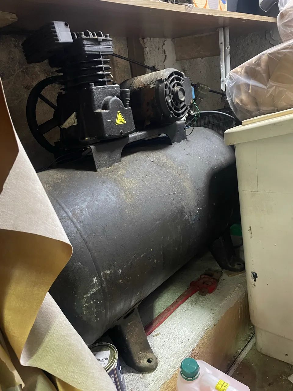 Cadeira odontológica  com mocho e compressor gigante - Foto 2