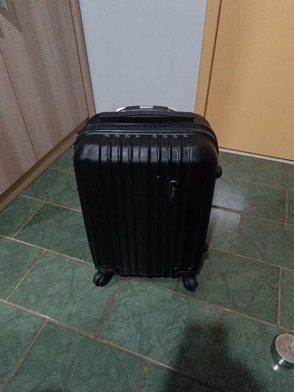 Mala de viagem, mala de bordo usada uma vez. 