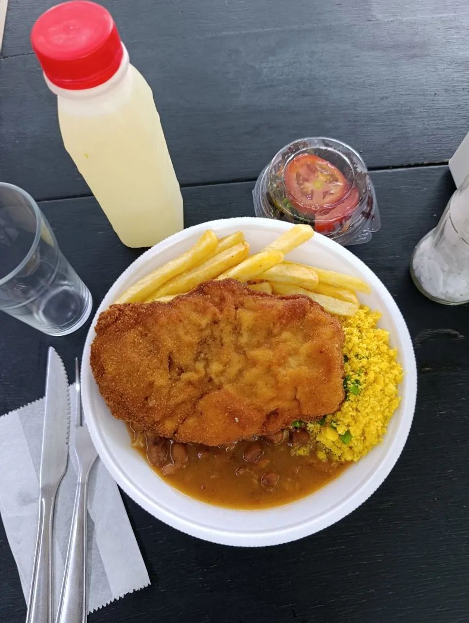 Atendente, auxiliar e cozinheira - Foto 3