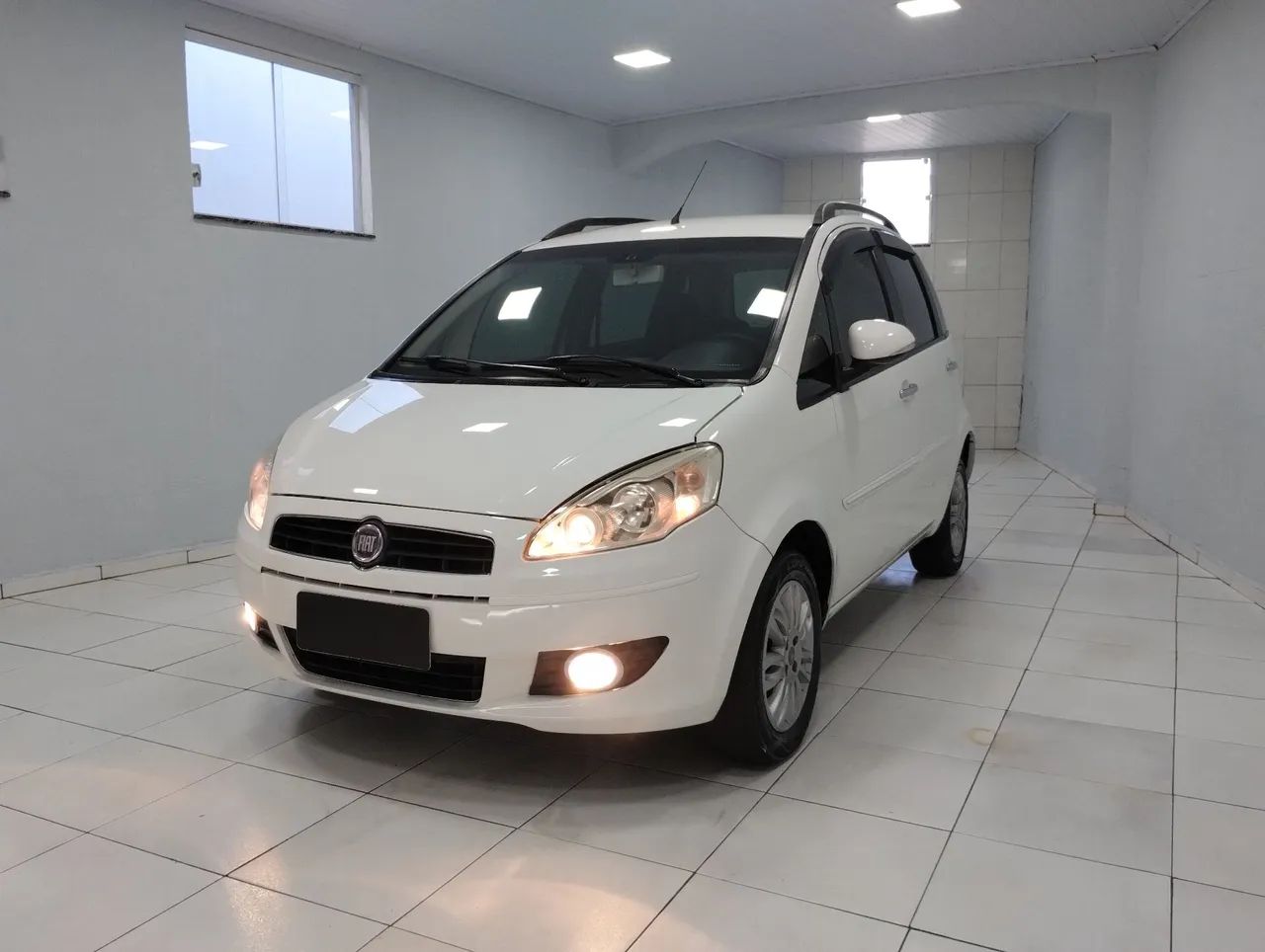 Fiat Idea Attractive 1.4 Fire Flex 8V 5P 2013