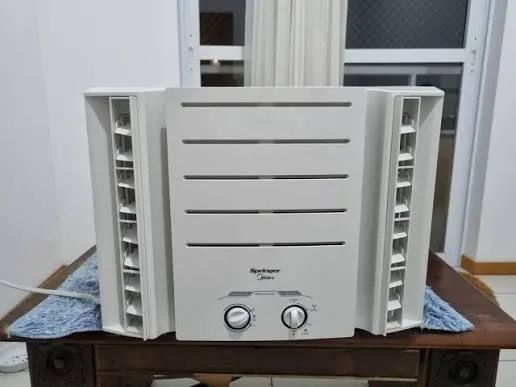 ar condicionado 10 mil BTUs e 220v