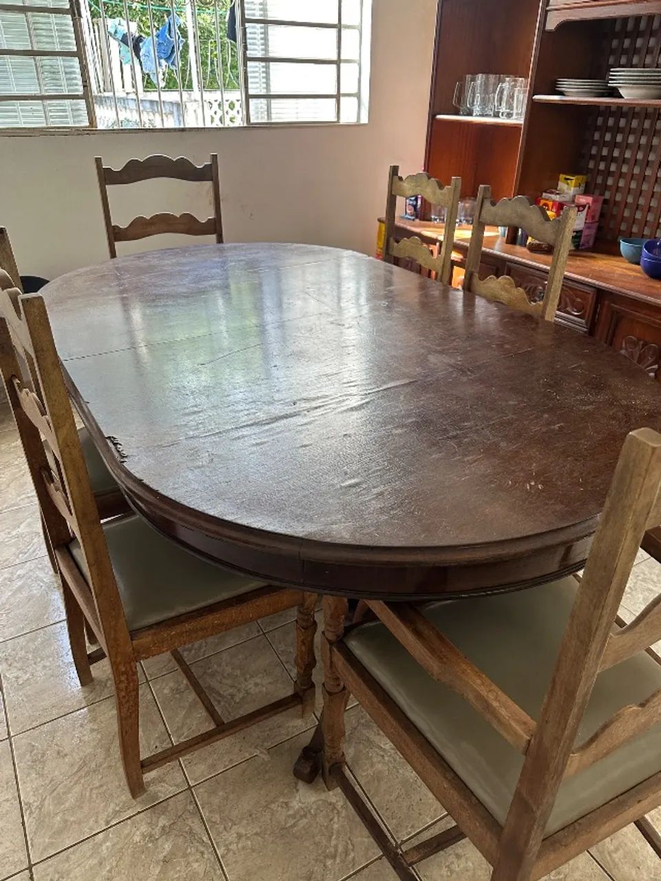 Conj. Mesa e cadeiras de madeira maciça  - Foto 4