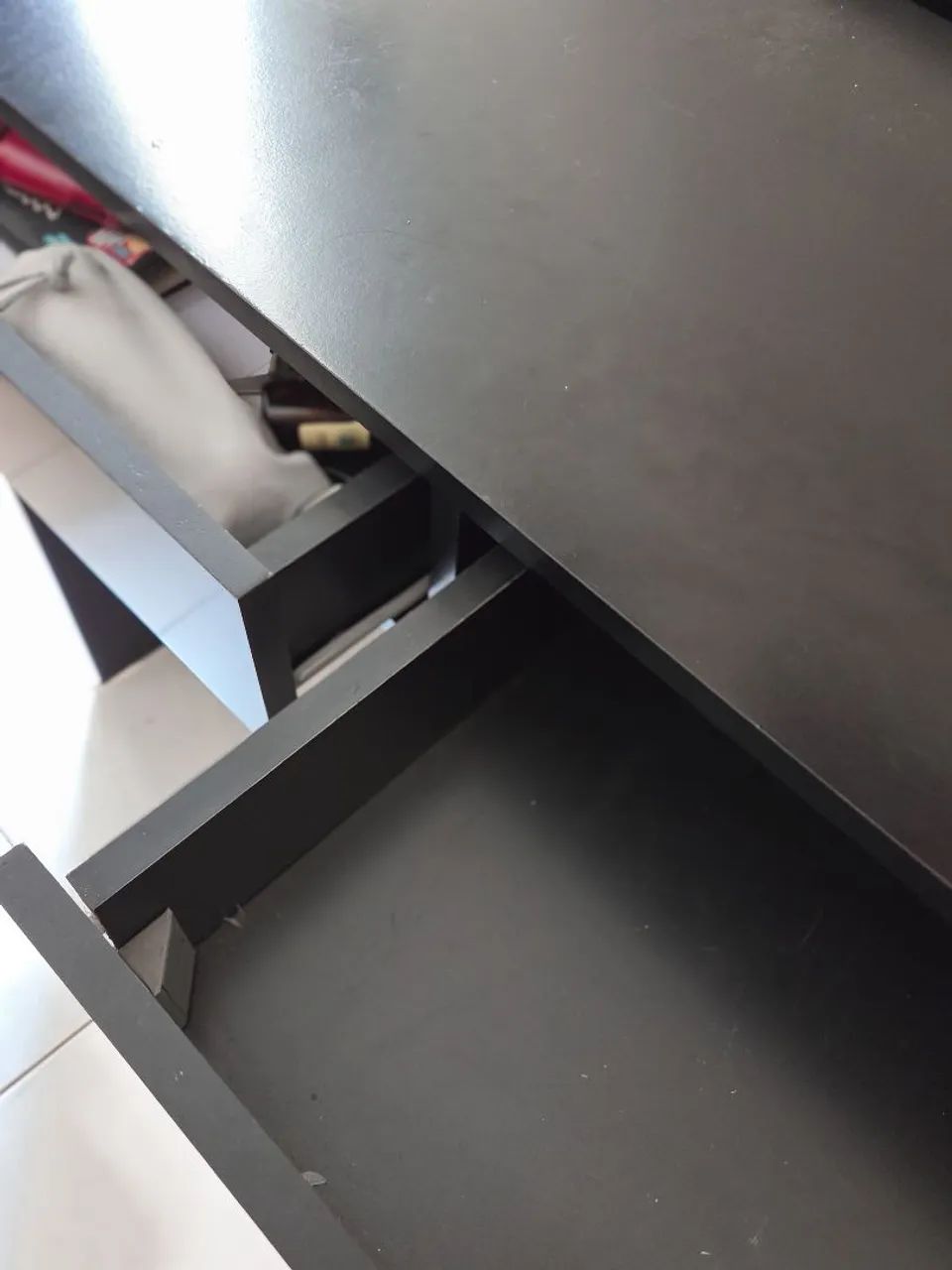 Escrivaninha Preta com Gaveta - Foto 3