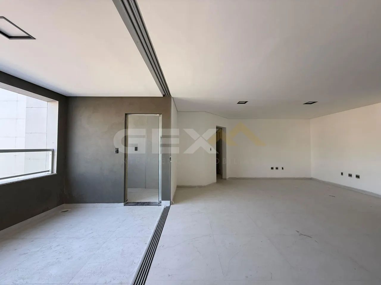 Apartamento à venda no Centro, 3 quartos sendo 1 suíte e 2 vagas. - Foto 3