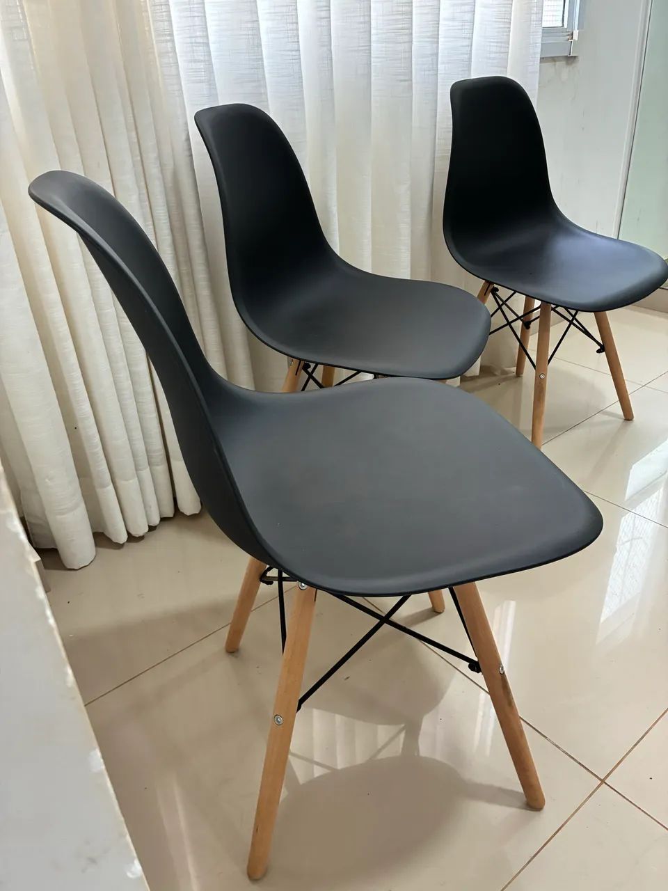 3 cadeiras Eames - preta  - Foto 2
