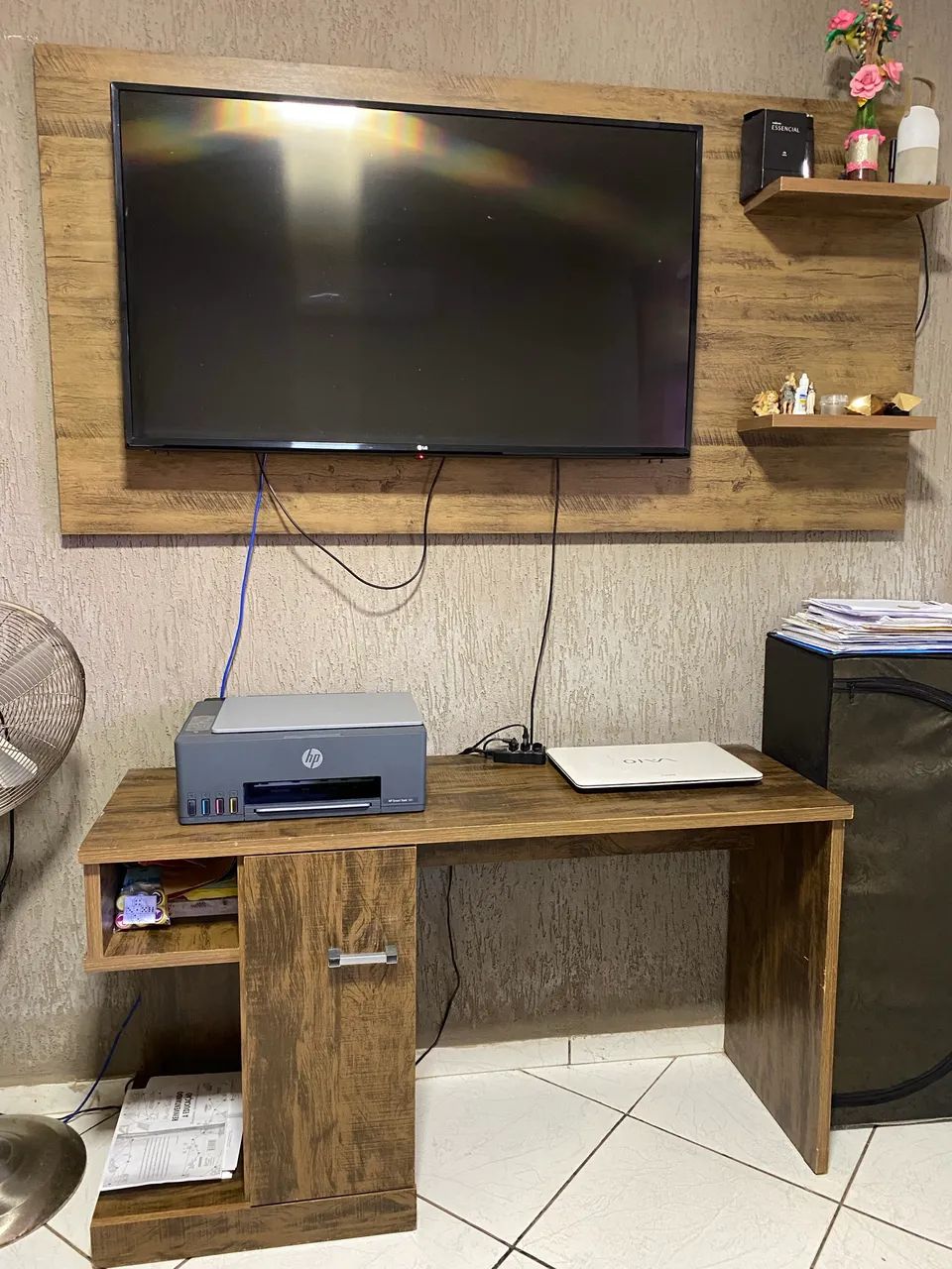 Vendo painel e escrivaninha 