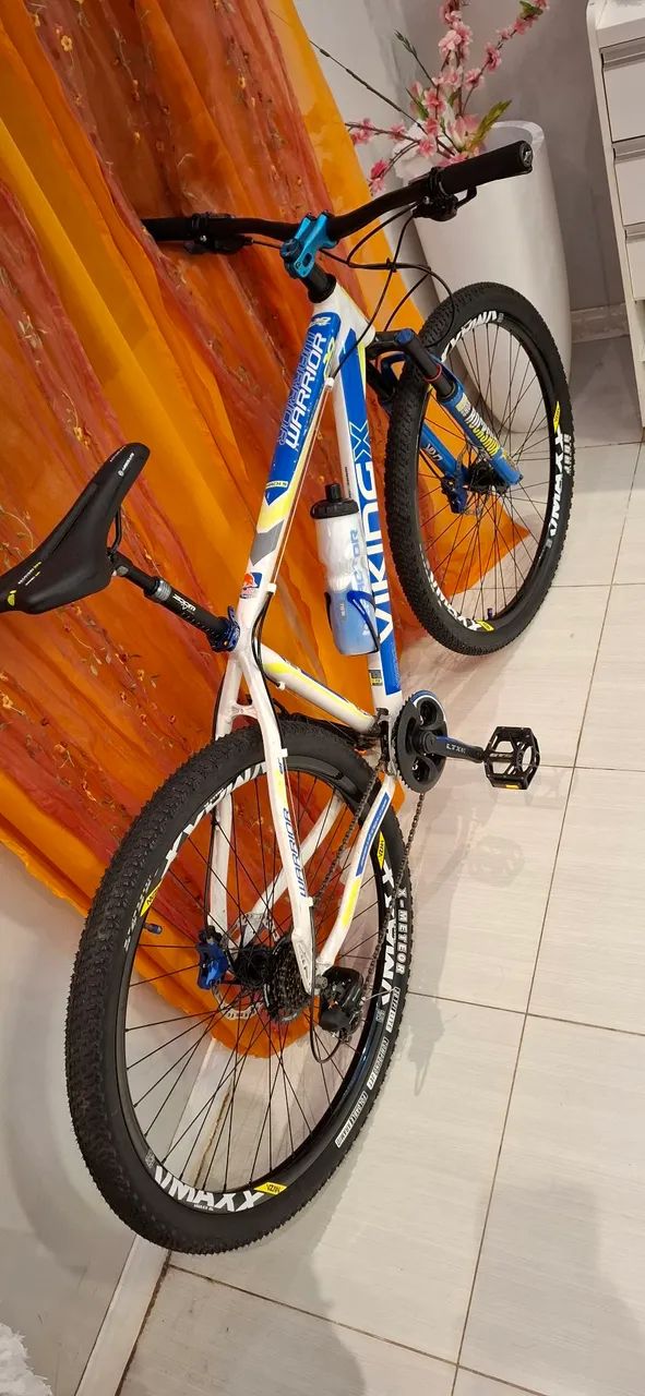 Bicicleta esportiva MTB Downhill - Foto 2