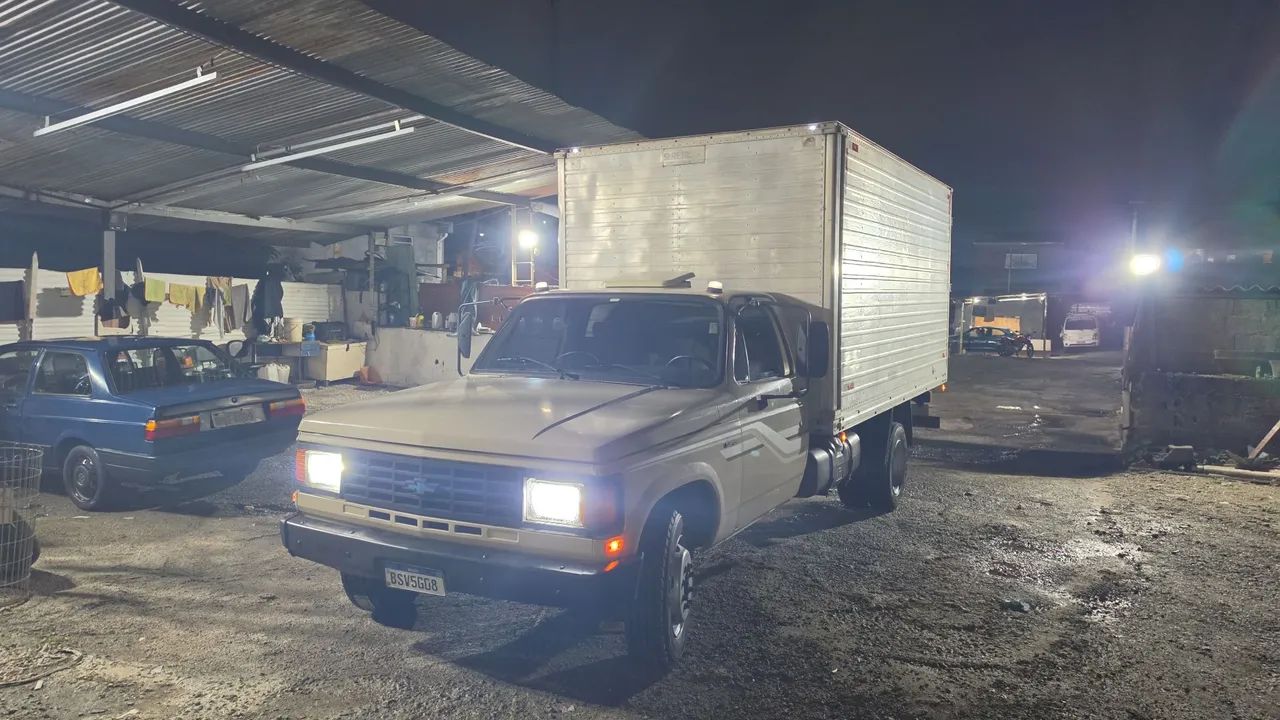 GM D40 