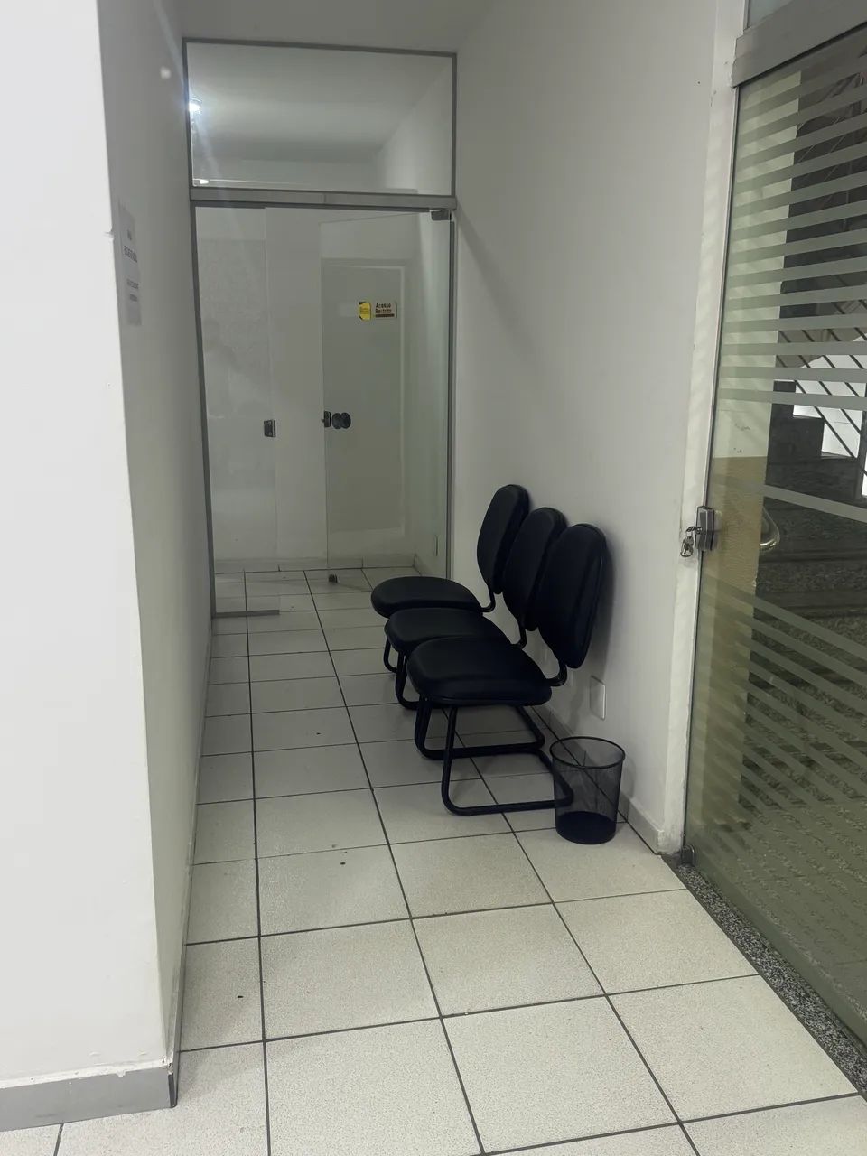 VENDE - SE ou ALUGA - SE ESCRITÓRIO MOBILIADO. - Foto 4