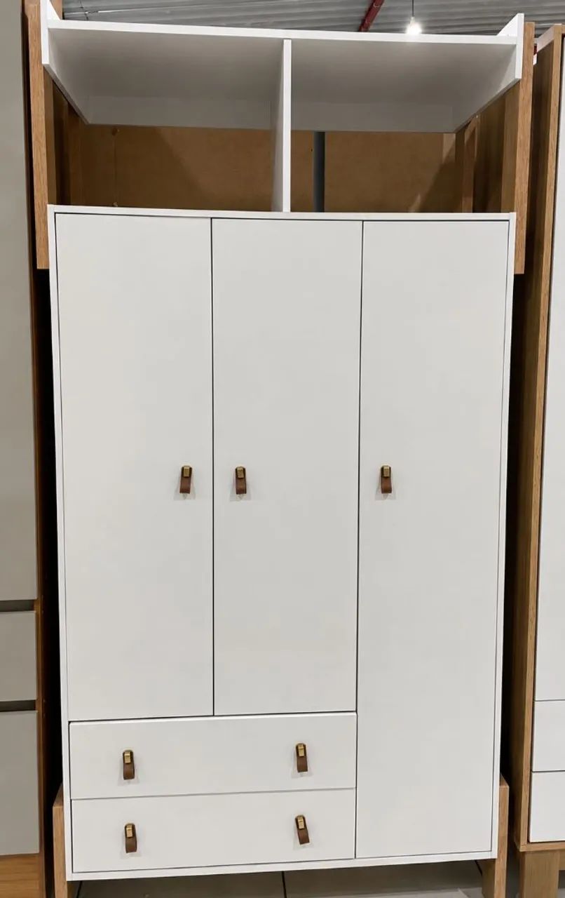Guarda roupas e Cômoda Bebê 