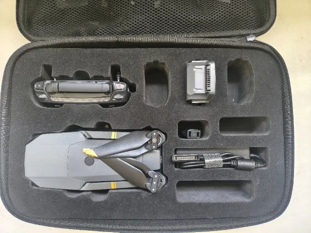 Drone Mavic Pro Combo com case e 2 baterias impecável pouco uso. 