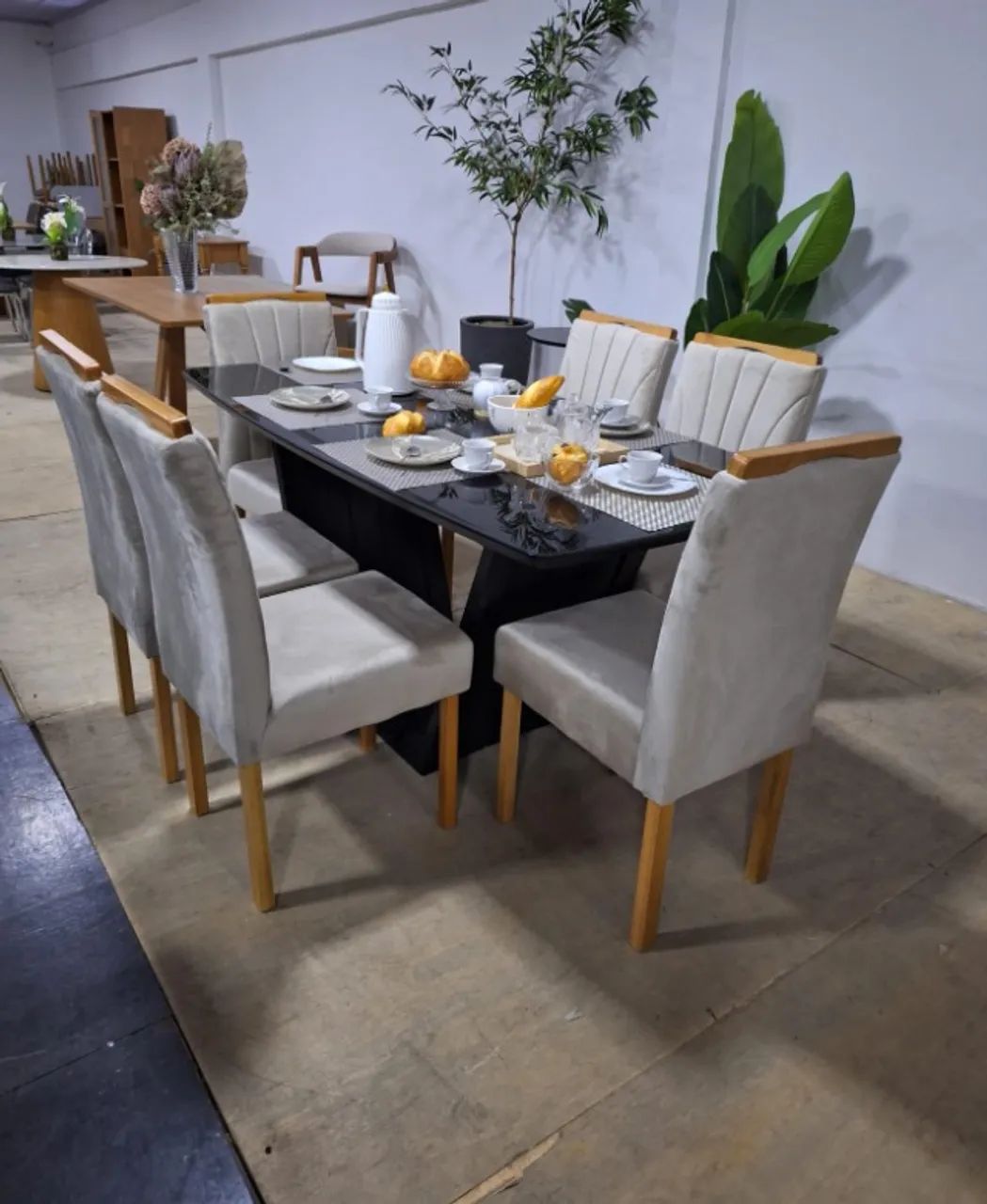 Mesa de Jantar OVAl preta 1.80cm com 6 cadeiras - Foto 2