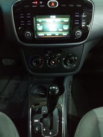 FIAT PUNTO ESSENCE 1.6 DUALOGIC. 2016 - Foto 9