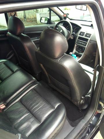 Vendo Peugeot 307 Presenc ano 2006 com ar direção airbags interior em couro valor 18000 - Foto 18
