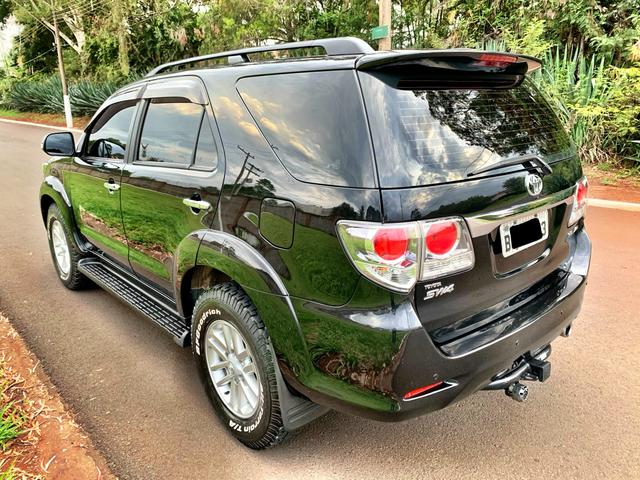 Toyota Hilux SW4 Diesel 7 lugares 3.0 4x4 2012 zerada srv - Foto 4