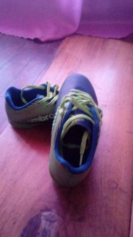 Chuteira umbro 28