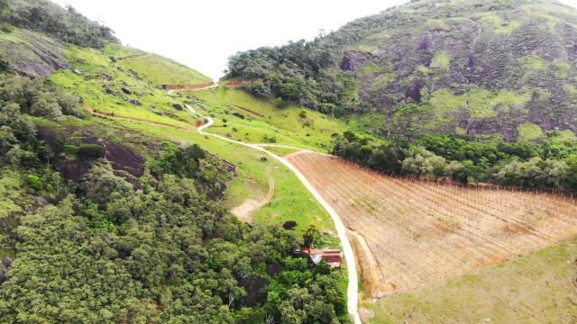 Área de 20 mil m², Escriturada, na Linda Fazenda Serra da Risca. Valores variáveis conform - Foto 9